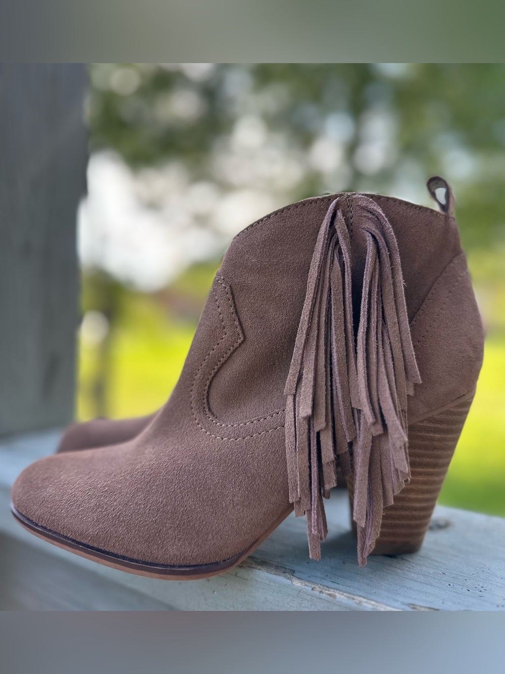 STEVE MADDEN 7.5 Taupe Suede Fringe Western Ankle Booties Block Heel Cowgirl